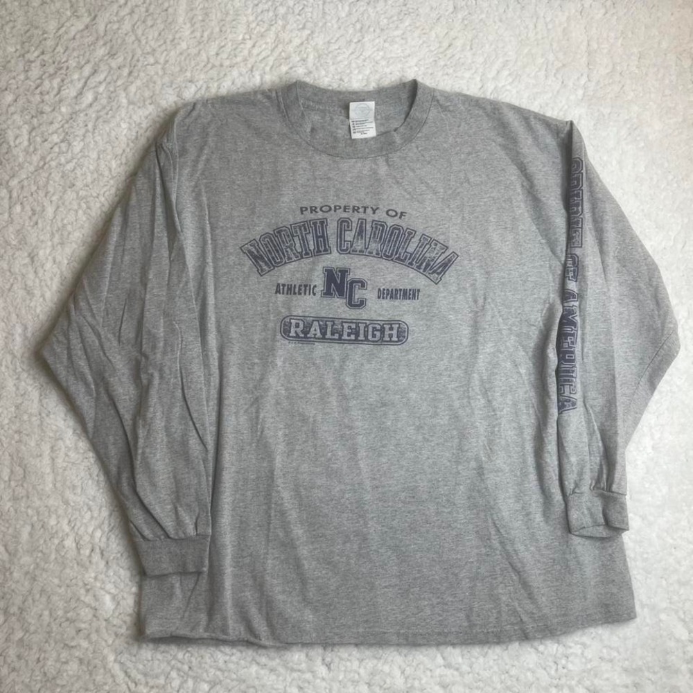 Vintage‎ North Carolina state grey long sleeve shirt sleeve hits fade